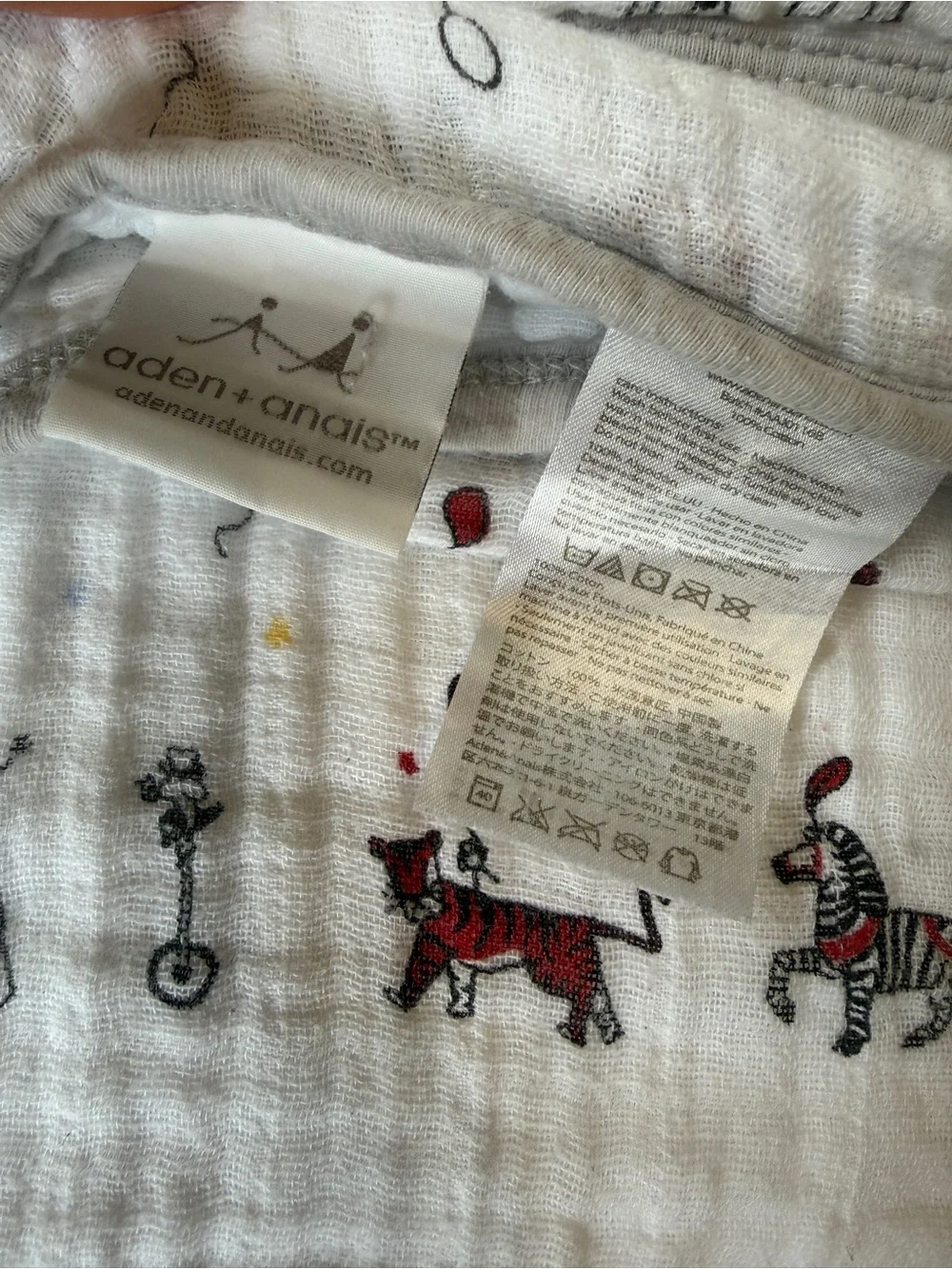 Aden + Anais Circus Animals muslin Dream blanket. - Picture 4 of 8
